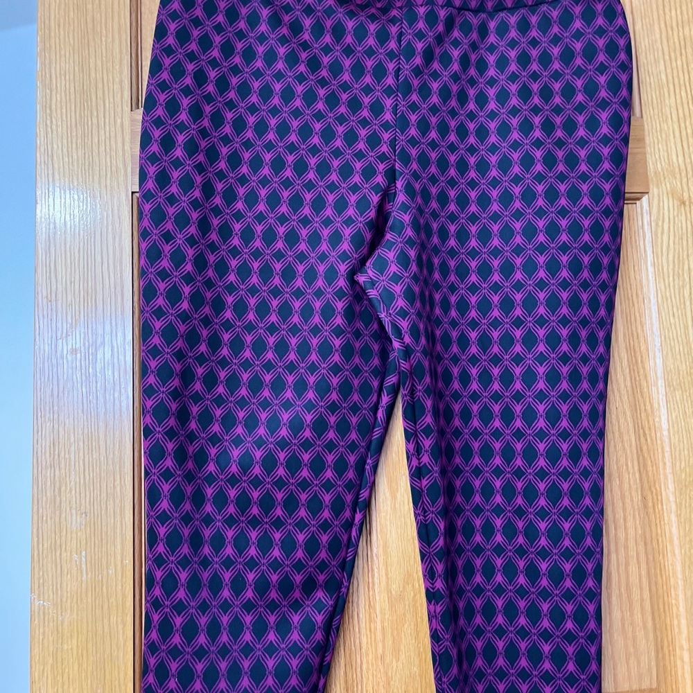 Stylish Pink and Black Patterned Leggings